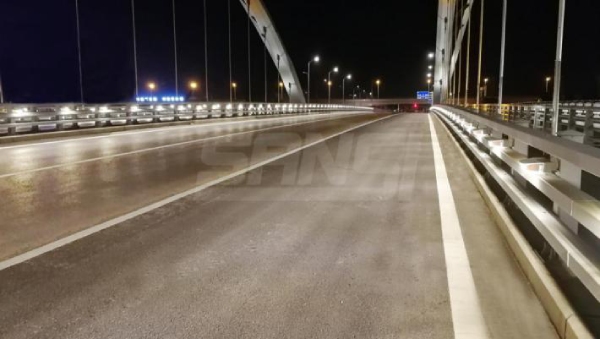 南（nán）通園林（lín）大（dà）橋 大香蕉9草在线LED低位照明多功能路燈