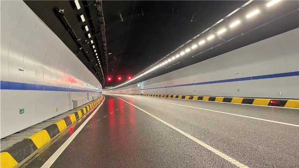 海滄隧(suì)道亮燈實景圖