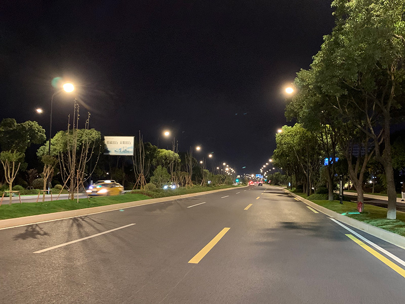 道路照明,如何選擇,高效環保設備（bèi）,照（zhào）明設備