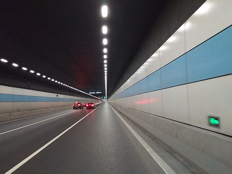 公路隧道的區域燈（dēng）具布置