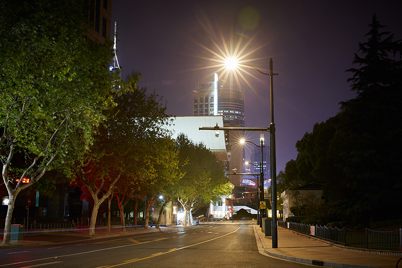 道路照明是保障行人安（ān）全的明燈