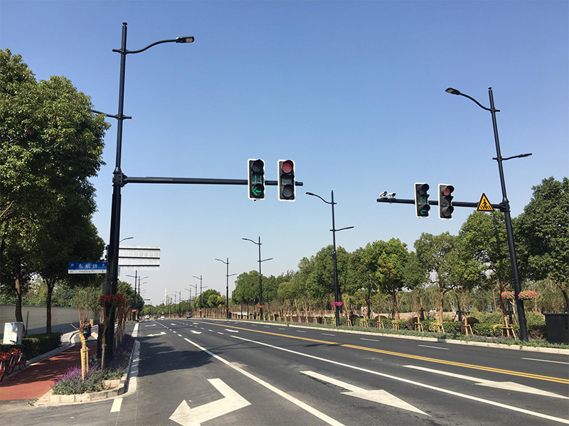 智慧（huì）交通燈杆