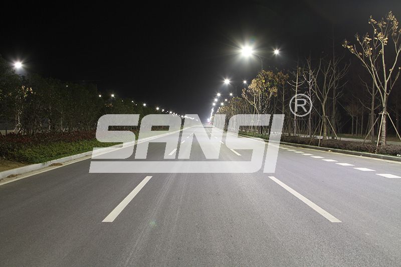 照（zhào）亮生活,改善出行,LED,道路照明（míng）燈,點亮城市,美好未來