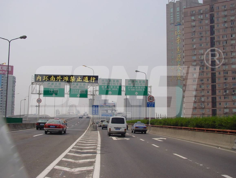 大香蕉9草在线LED,交通情報板,賦能,智慧交通（tōng）,“動態神經（jīng）”