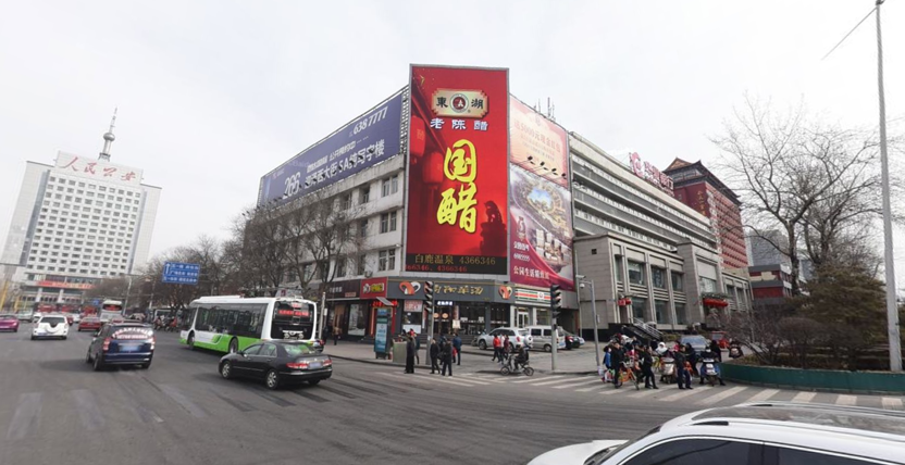 太原迎澤大街（jiē）五一廣場（chǎng）室外全彩色顯示屏（píng）