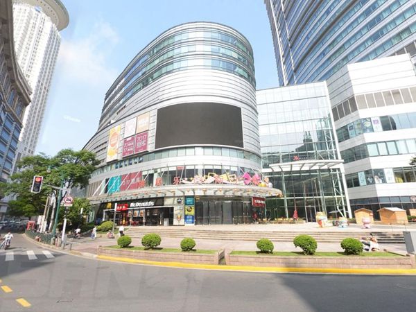 上海雅居樂國際（jì）廣場室外led全（quán）彩顯（xiǎn）示屏（píng）