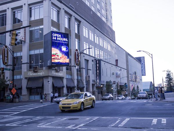 美國北卡羅（luó）來納Epi中心（xīn）led室外全彩顯示屏