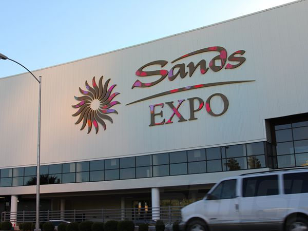 美國拉斯維加斯金沙（shā）會展中心室外（wài）led全彩顯示屏