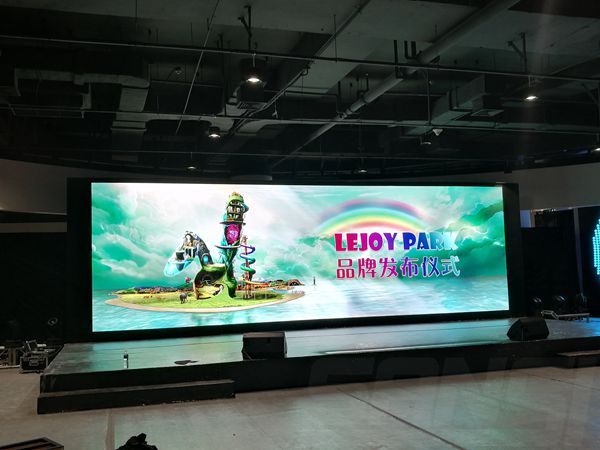 北京朝陽鳳凰國際傳（chuán）媒中心室內led全彩（cǎi）顯示屏