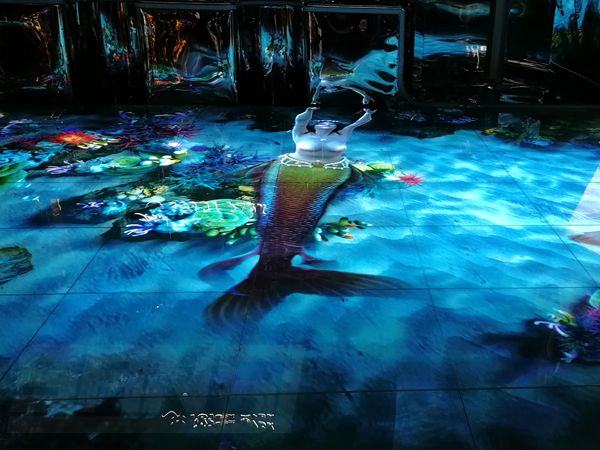 北（běi）京朝陽鳳凰國際傳媒中心室內全彩led顯示屏