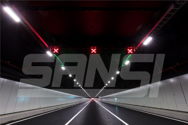 港珠（zhū）澳大橋海底隧道照明