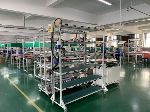 浦江三（sān）思（sī）室外（wài）燈具裝（zhuāng）配車間