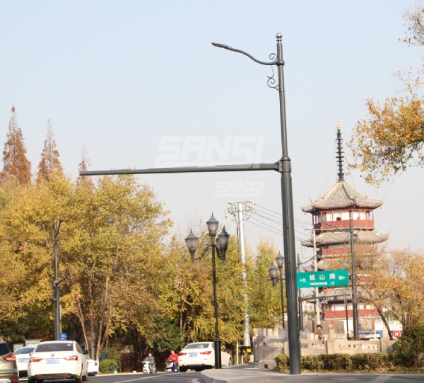 南通市區多杆合一：照（zhào）明、監控合杆（上海大香蕉9草在线供應）