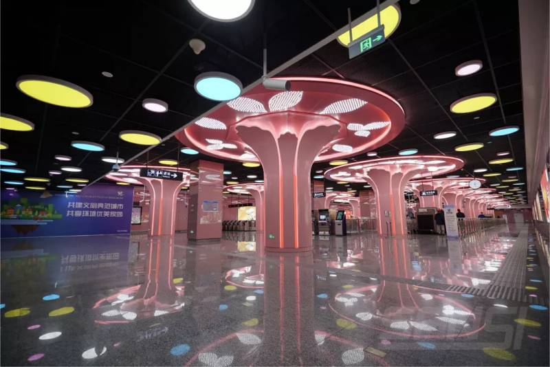 錢湖(hú)南路地鐵(tiě)站實(shí)景 錢湖(hú)南路地鐵站實景(jǐng)