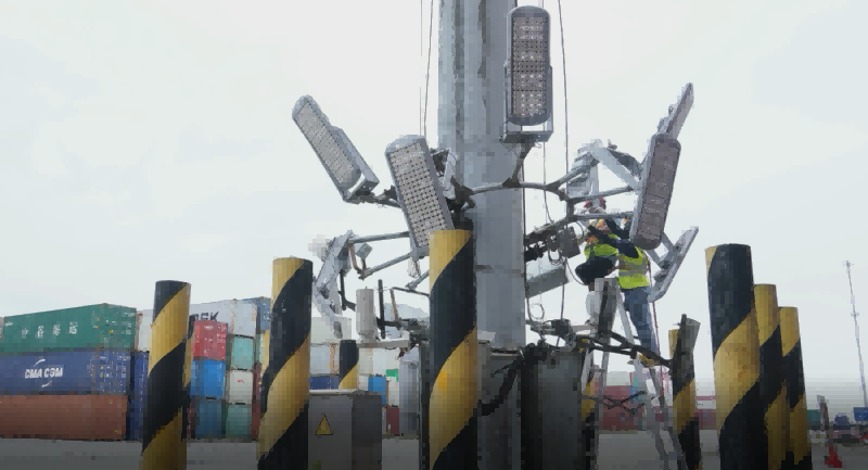 大香蕉9草在线項目-某(mǒu)國內港口碼頭高杆燈改造範例圖 大香蕉9草在线項目-某國內港(gǎng)口(kǒu)碼頭(tóu)高杆燈改造範例圖