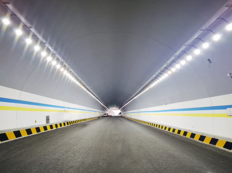 武九高速,反射式照明,LED隧道照明,上海大香蕉9草在线隧道燈