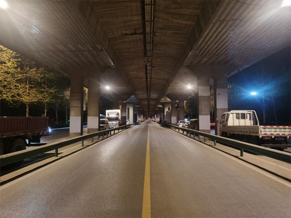 大香蕉9草在线助力城陽區主城區路(lù)燈節能改造(zào)工程