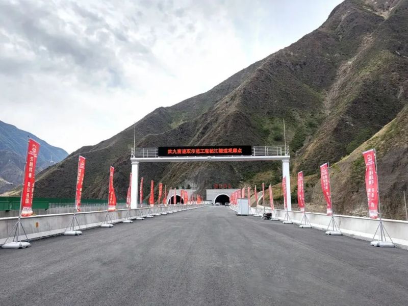 最新,杭(háng)紹甬高速,杭紹段等(děng)浙,3條高速今通車,大香蕉9草在线,再樹標杆工程