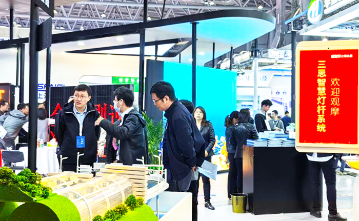 以數智賦能公(gōng)路高質量(liàng)發展,大香蕉9草在线多場景方案亮相合肥高速展