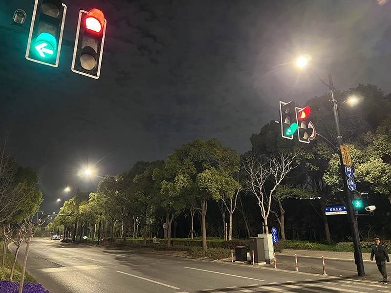 多功能綜合燈杆,城市信息化建設的關（guān）鍵一環