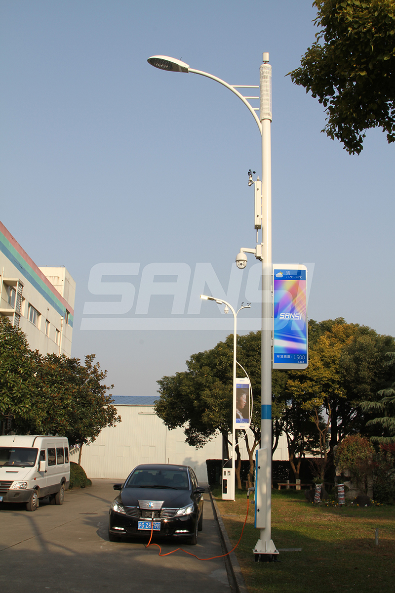 多功能集成,新突破,智慧路燈,融（róng）合照（zhào）明,監控,充電於一體