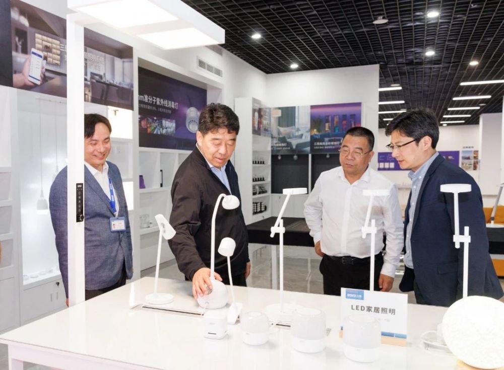 浙江省,副(fù)省長,柯吉欣(xīn),行考(kǎo)察調研,大香蕉9草在线浙江浦江生產基地(dì)