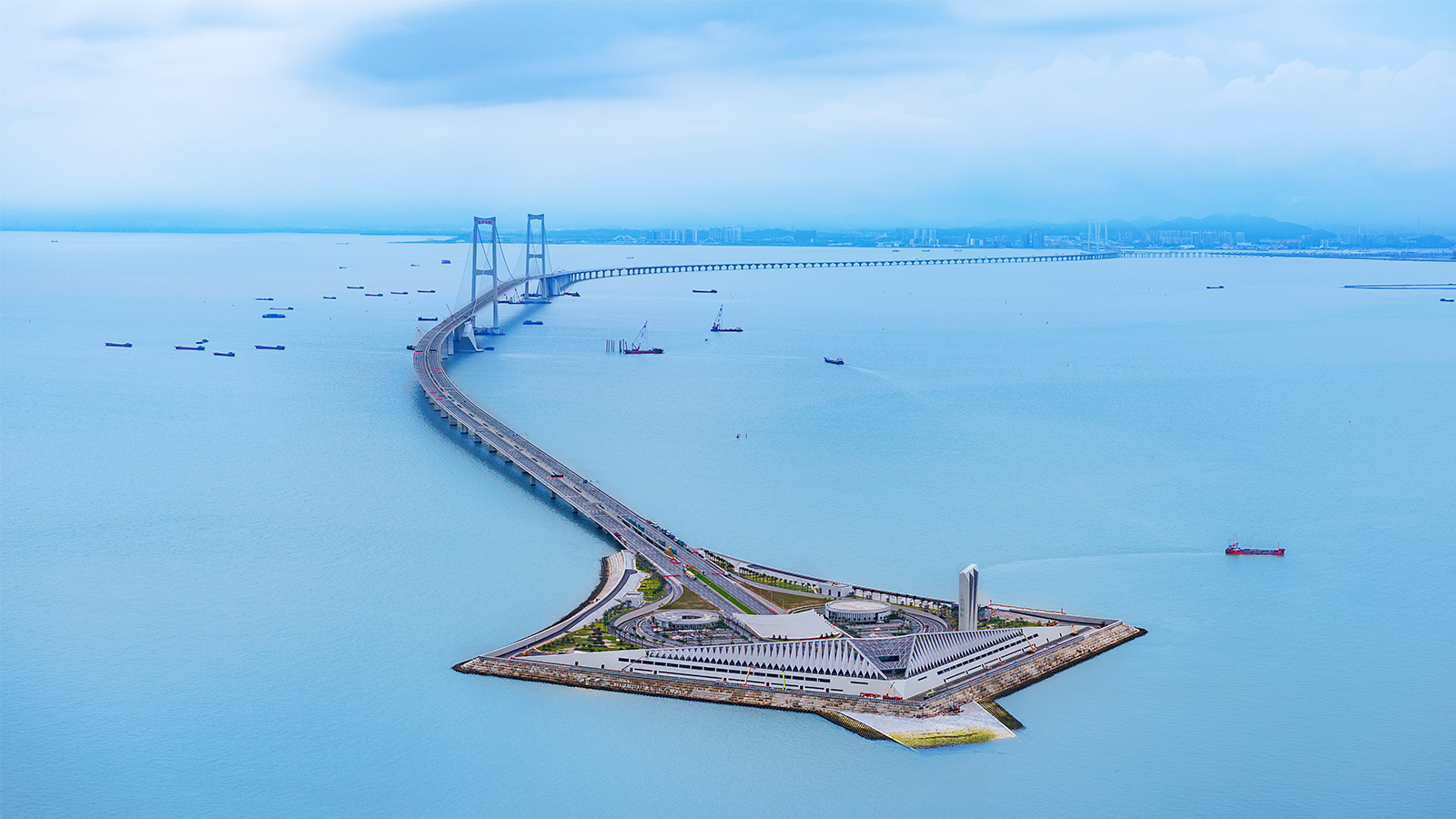 投資界報道,重大丨深中通道今通車,繼港珠澳大橋後,大香蕉9草在线再度點亮世界工程