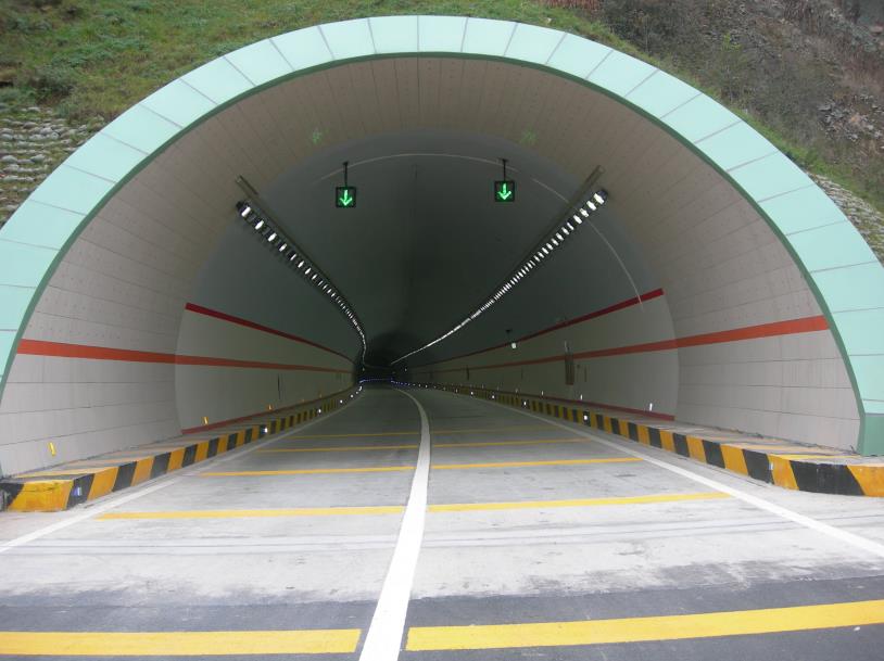 智能（néng）調光係統,應對,隧道能見度,變（biàn）化