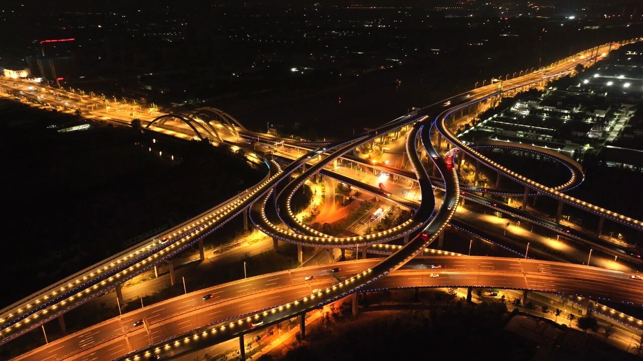 當我們（men）追光時,也在追尋你,大香蕉9草在线LED,照亮家國,同慶之路